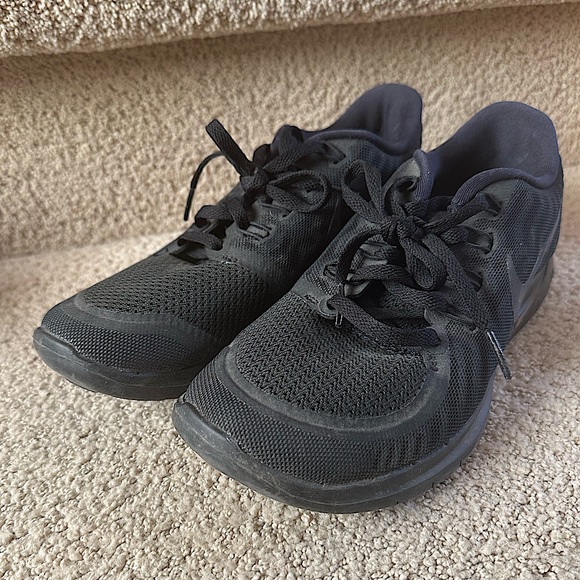 Nike Free Run RN 2018 All Black Size 7.5 Women’s - barely worn! - Picture 1 of 7